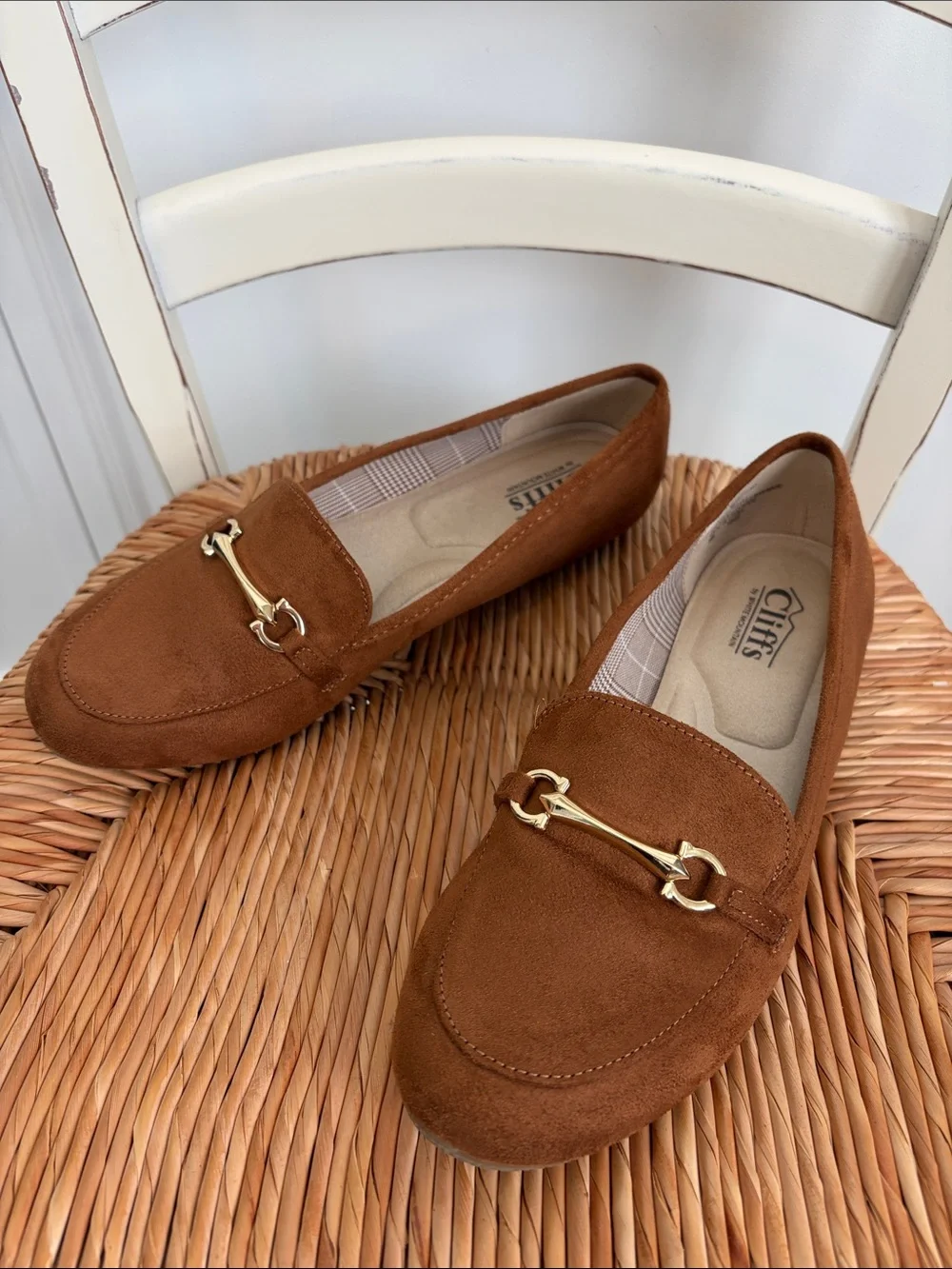 Cliffs by WHITE MOUNTAIN Brown Suede Loafers with Gold Bit 8.5 Medium